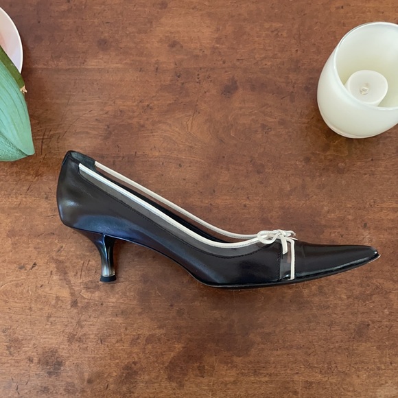 Via Spiga Bow Tie Heels - Picture 4 of 8